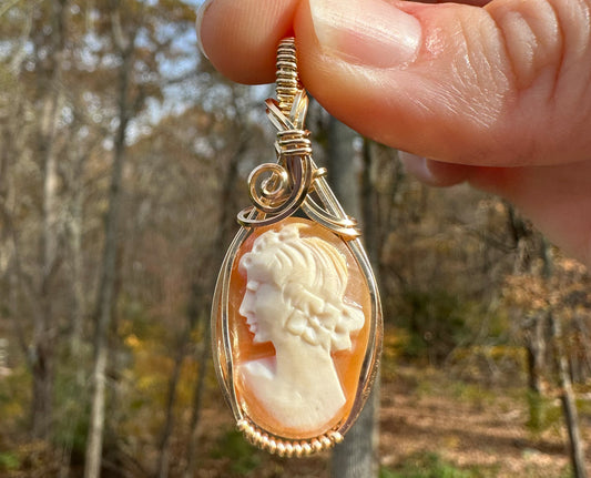 14k Goldfilled Wire-Wrapped Vintage Carved Shell Left-Facing Cameo of Woman